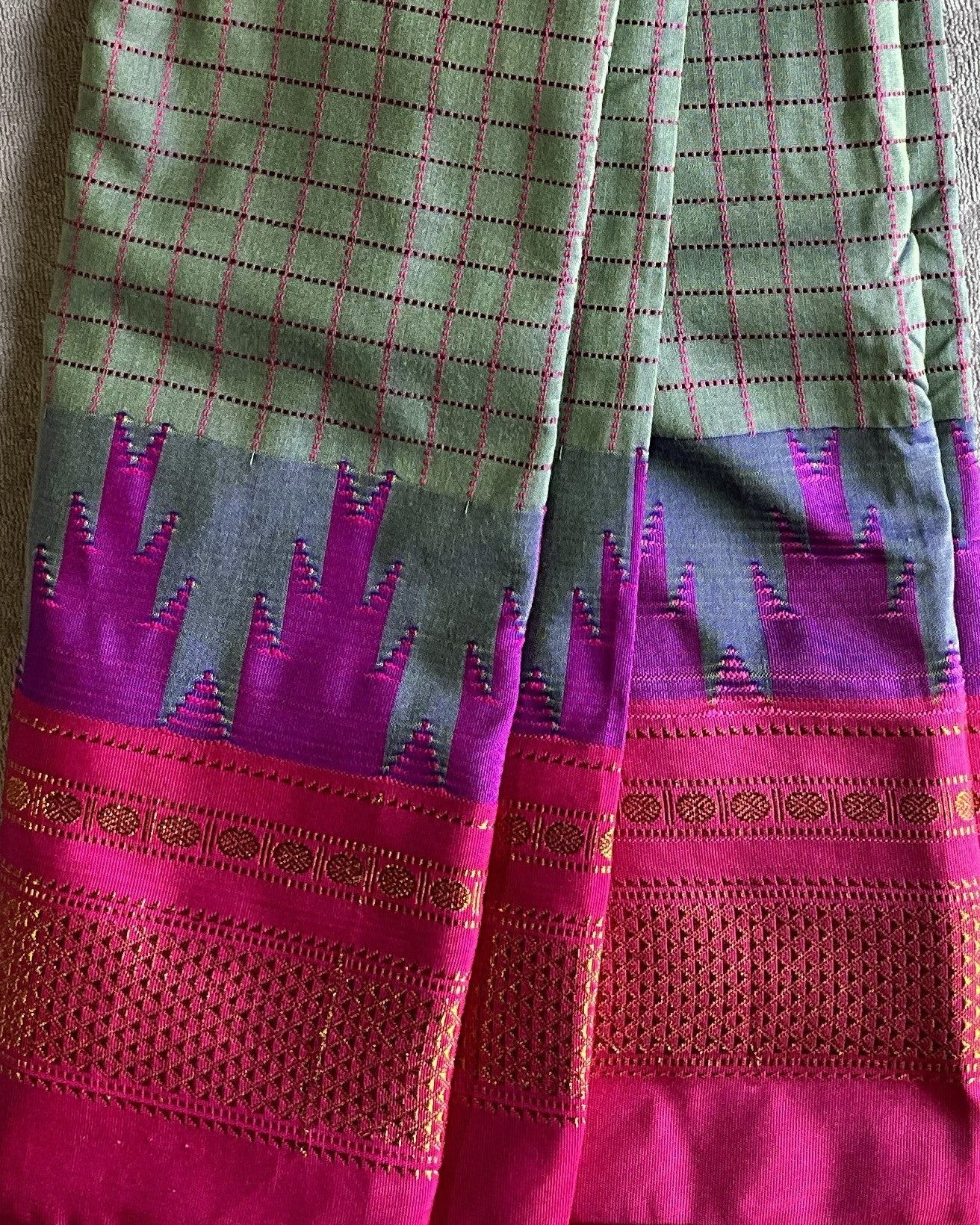 Mint Green Magenta Ilkal IL001